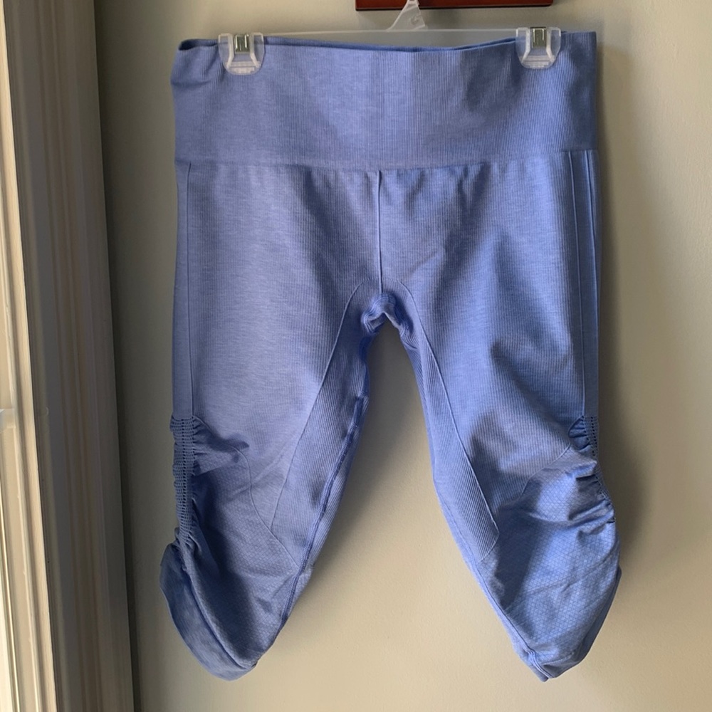 NWOT Lululemon Cropped Cinched Legging